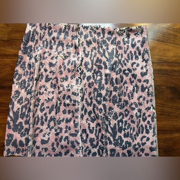 Free People Sequin Skinny Mini Skirt Pink Cheetah Animal Print size 2 NWT - Picture 9 of 10